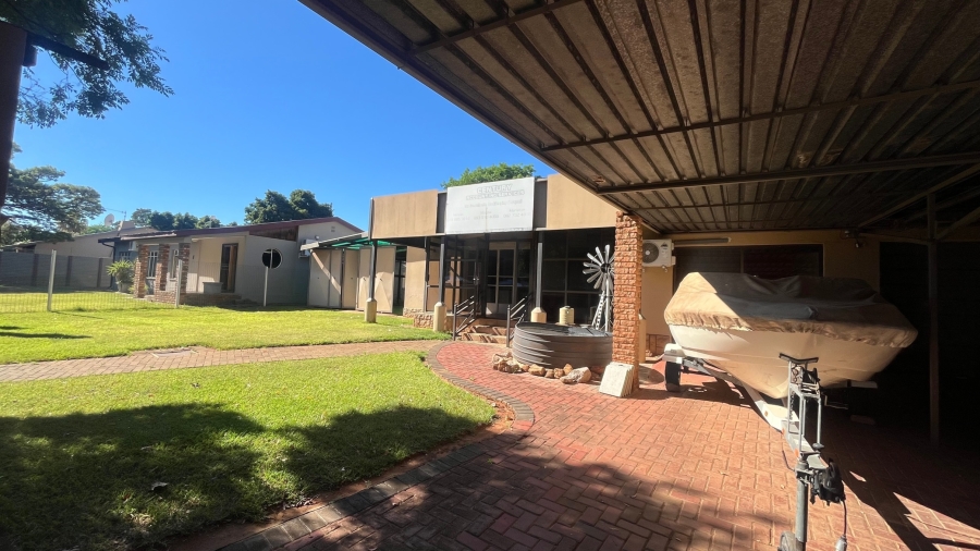 3 Bedroom Property for Sale in Protea Park North West